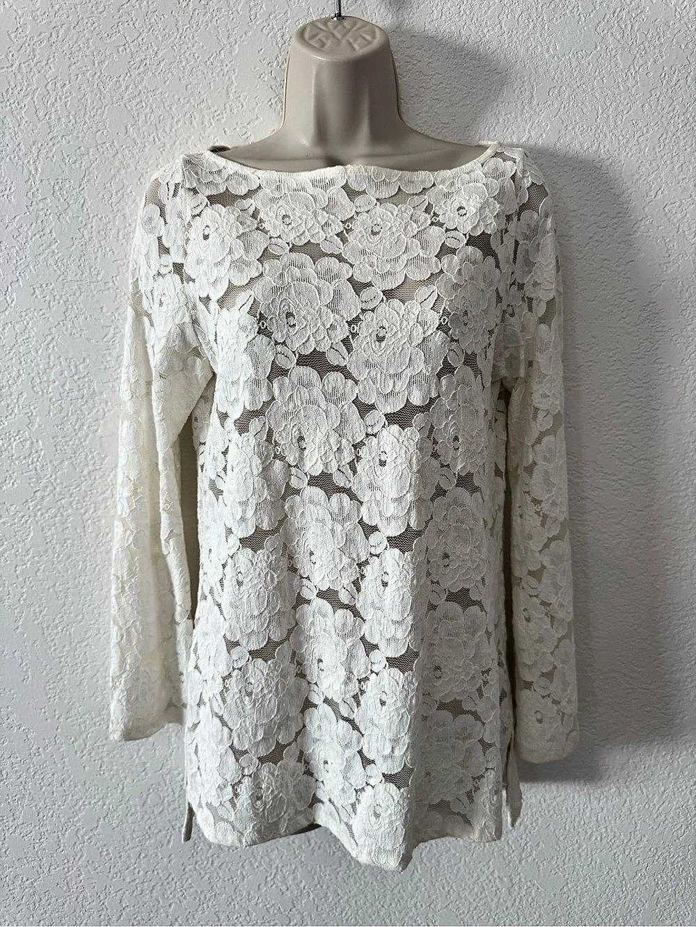Veronica. M Floral Lace Long Sleeve Top